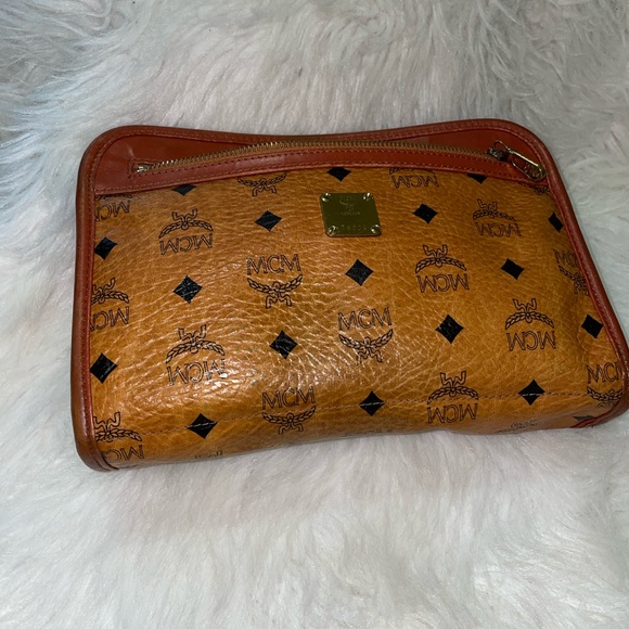 💐Authentic MCM clutch💐 - Picture 2 of 15